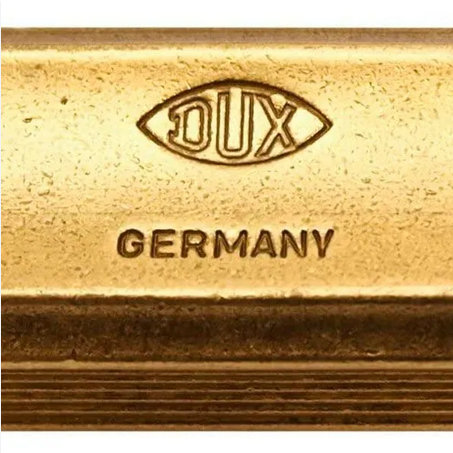 DUX Präzisions-Spitzer aus Messing in Lederetui